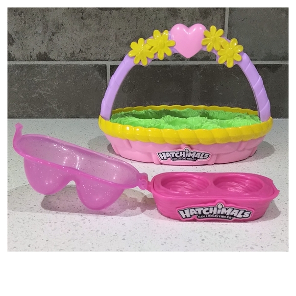 Hatchimals CollEGGtibles Crystal Canyon, Basket, 2 Hatchy Holidays + 10 Figures - Picture 10 of 10